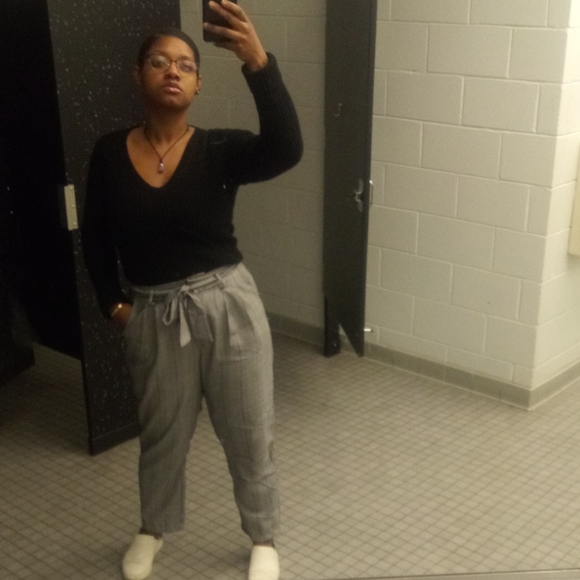 Support YOUR POSHER 😁♥️ - Picture 3 of 5